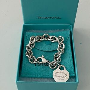 Chain Bracelet with Heart Pendant